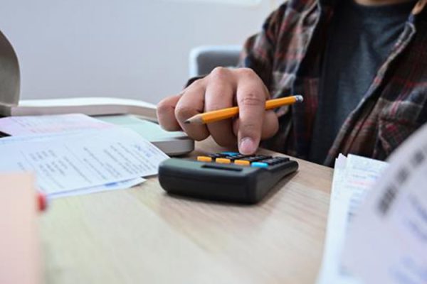 £100,000 tax trap UK